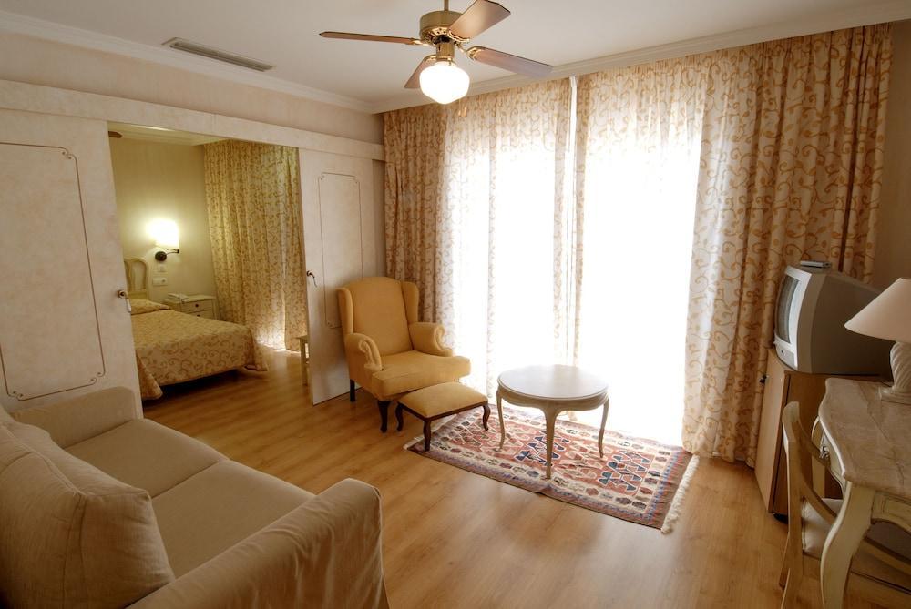 Palasiet Wellness Clinic&Thalasso 4 Sup 베니카씸 외부 사진